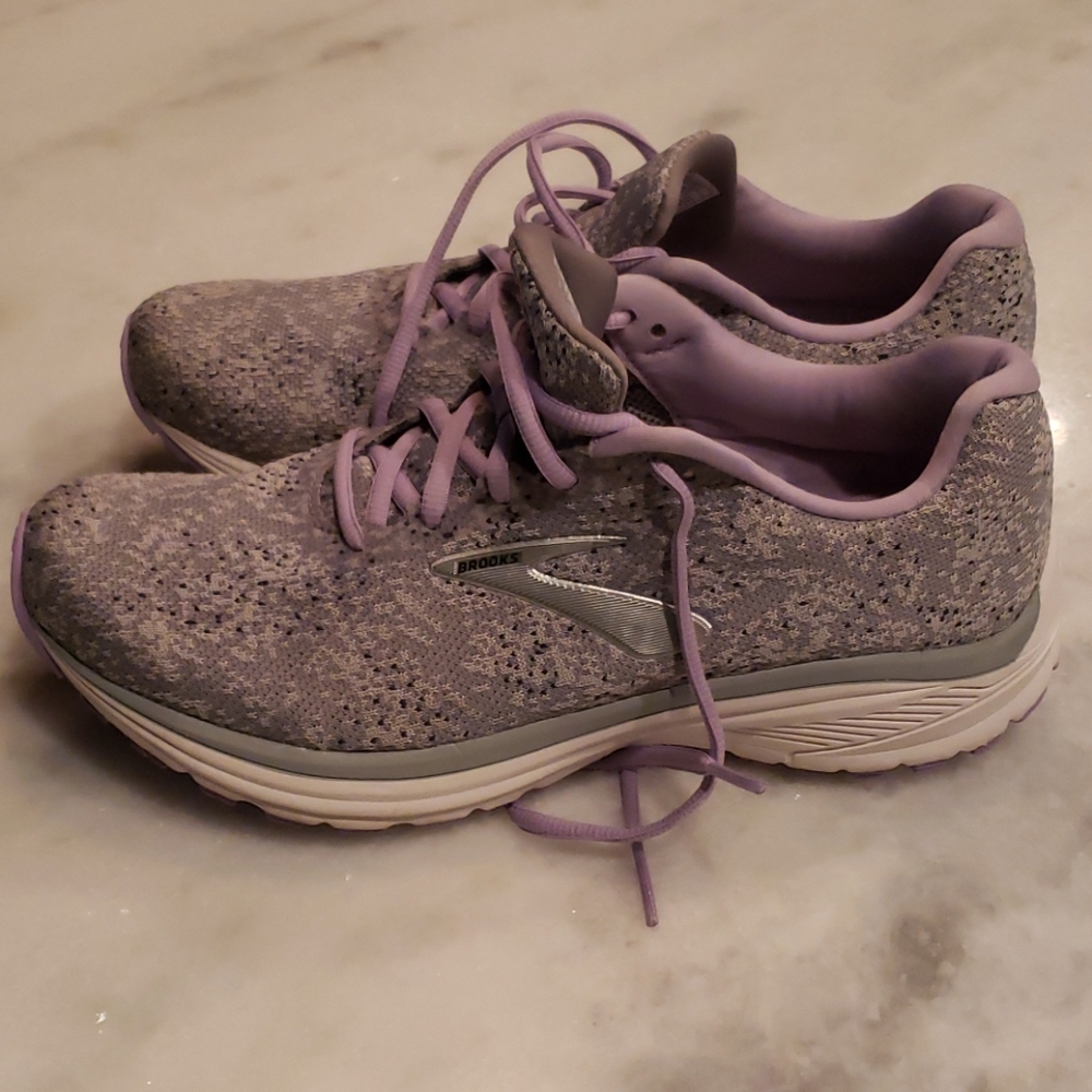 Brooks Tennis Shoe